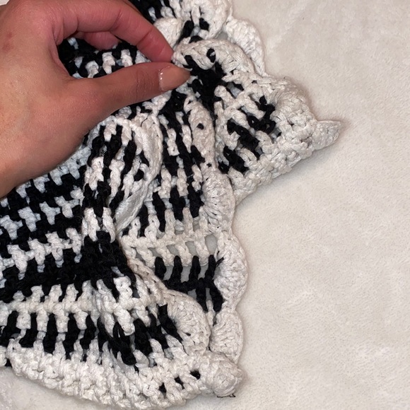 Miss Lola Crochet Beach Set - Picture 3 of 5